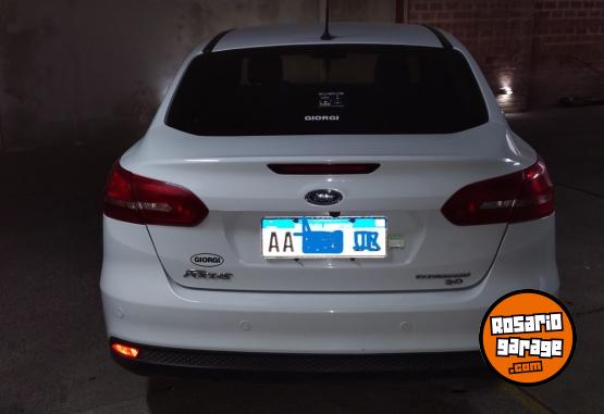 Autos - Ford FOCUS 3 TITANIUM 2016 Nafta 78500Km - En Venta