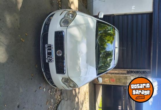 Autos - Fiat Siena attractive 2012 GNC 193000Km - En Venta