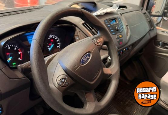 Utilitarios - Ford Transit 2022 Nafta 5000Km - En Venta