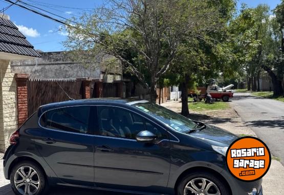 Autos - Peugeot 208 2014 Nafta 158000Km - En Venta