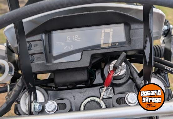 Motos - Honda Tornado 2023 Nafta 700Km - En Venta