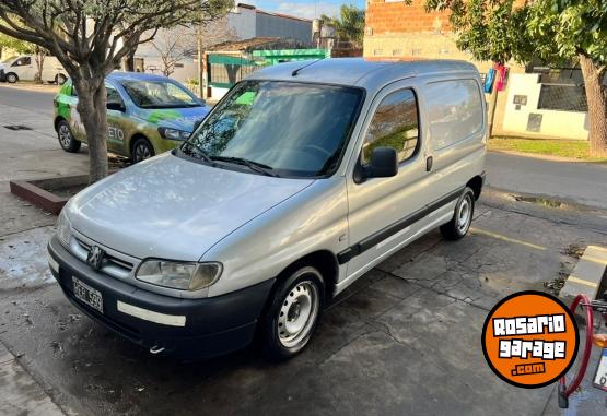 Utilitarios - Peugeot Parnet 2008 Diesel 150000Km - En Venta