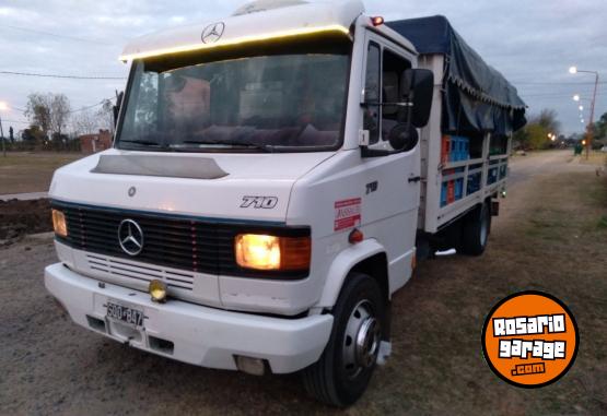 Camiones y Gr�as - Mercedes 710 94 .. Titular. Muy Cuidado. ( Trabajando). - En Venta