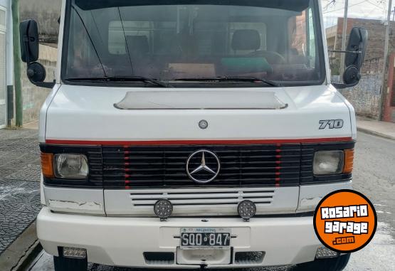 Camiones y Gr�as - Mercedes 710 94 .. Titular. Muy Cuidado. ( Trabajando). - En Venta