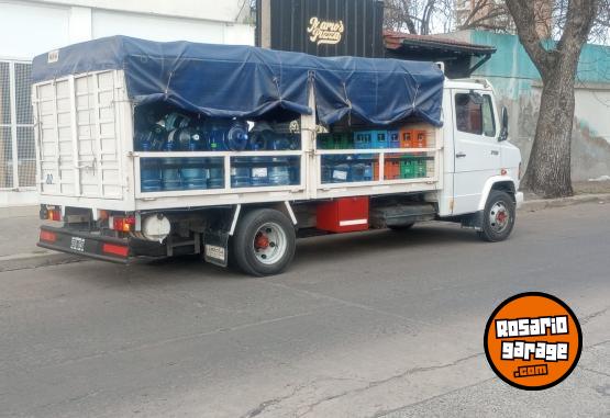 Camiones y Grúas - Mercedes 710 94 .. Titular. Permuto por F350 más diferencia a mi favor!!!! - En Venta
