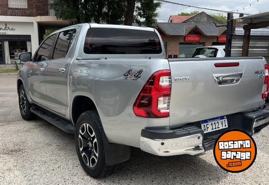 Camionetas - Toyota Hilux 2.8 SRX 4x4 AT 2022 Diesel 78000Km - En Venta