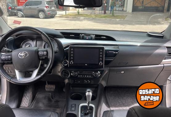 Camionetas - Toyota Hilux 2.8 SRX 4x4 AT 2022 Diesel 78000Km - En Venta