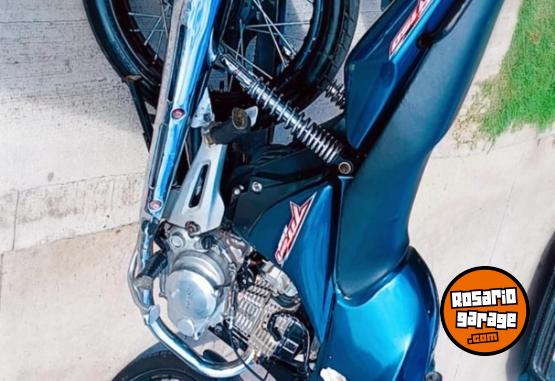 Motos - Honda Tit�n 125 2013 Nafta 8000Km - En Venta