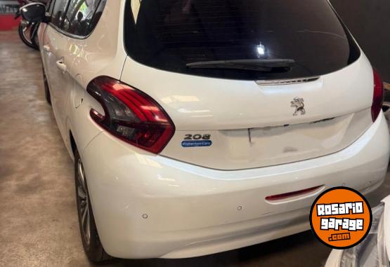 Autos - Peugeot 208 fellini 2019 Nafta 105000Km - En Venta