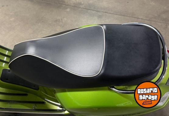 Motos - Vespa GTS 300 sport 2021 Nafta 12000Km - En Venta