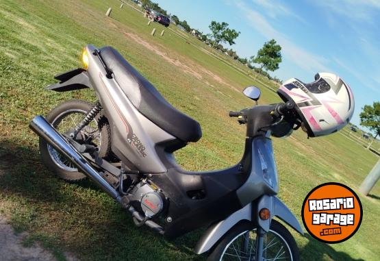 Motos - Keller 110 2023 Nafta 9000Km - En Venta