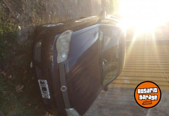 Autos - Fiat Siena 2006 GNC 300000Km - En Venta