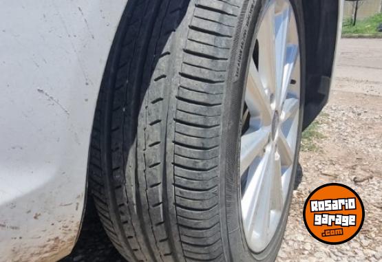 Autos - Ford Fiesta titanium 2018 Nafta 77000Km - En Venta