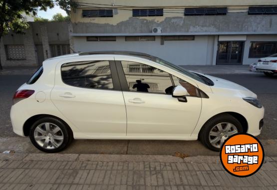 Autos - Peugeot 308 allure 2017 Nafta 98000Km - En Venta