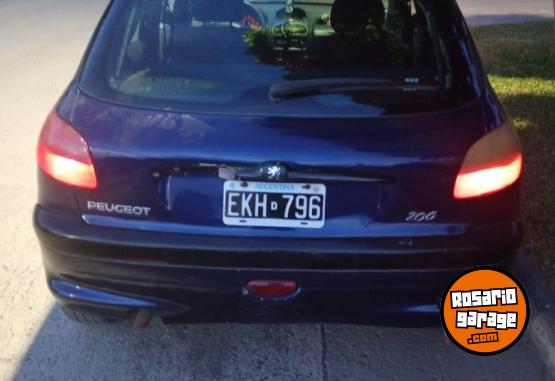 Autos - Peugeot 206 2004 Nafta 201000Km - En Venta