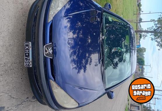Autos - Peugeot 206 2004 Nafta 201000Km - En Venta