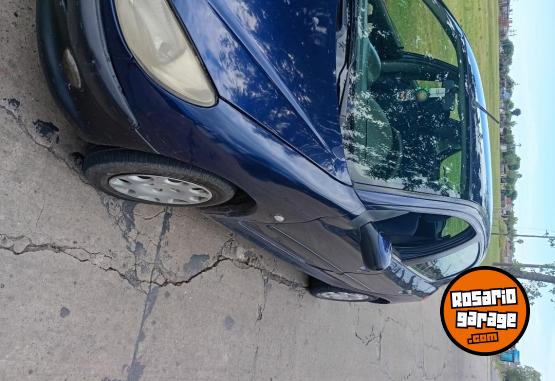 Autos - Peugeot 206 2004 Nafta 201000Km - En Venta