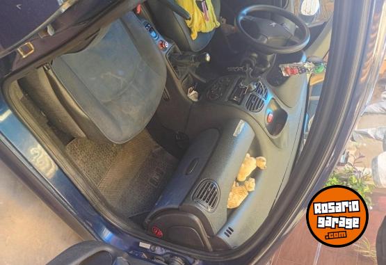 Autos - Peugeot 206 2004 Nafta 201000Km - En Venta