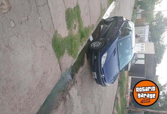 Autos - Peugeot 206 2004 Nafta 201000Km - En Venta