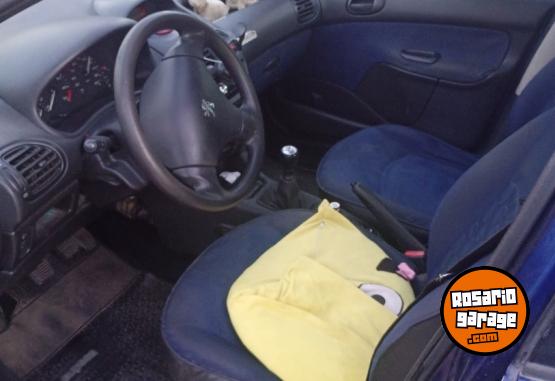 Autos - Peugeot 206 2004 Nafta 201000Km - En Venta