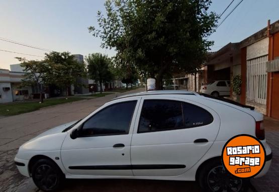 Autos - Renault Megane 2000 Nafta 215000Km - En Venta