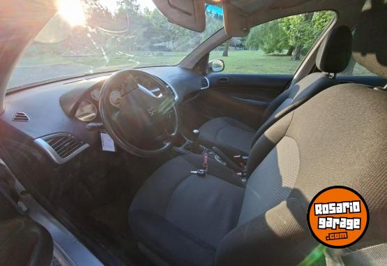 Autos - Peugeot 207 2014 Nafta 180000Km - En Venta