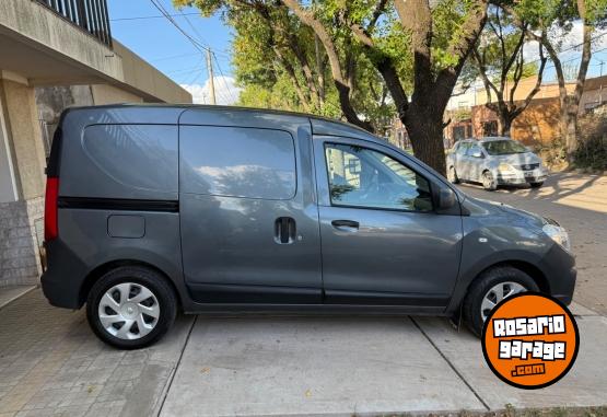 Utilitarios - Renault kangoo express confort 2022 Nafta 99000Km - En Venta