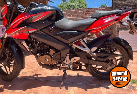 Motos - Bajaj Rouser 200 2015 Nafta 13000Km - En Venta