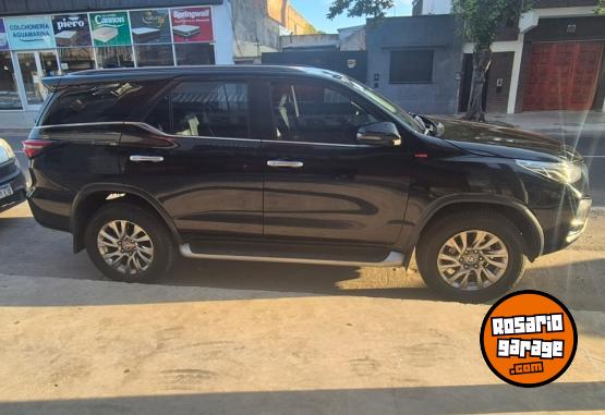 Camionetas - Toyota SW4 AT SRX 2021 Diesel 110000Km - En Venta