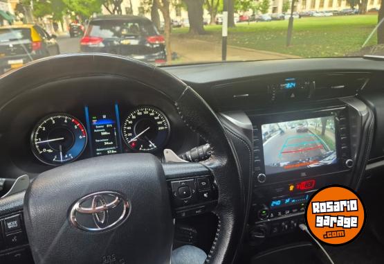 Camionetas - Toyota SW4 AT SRX 2021 Diesel 110000Km - En Venta