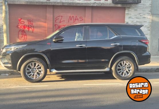 Camionetas - Toyota SW4 AT SRX 2021 Diesel 110000Km - En Venta