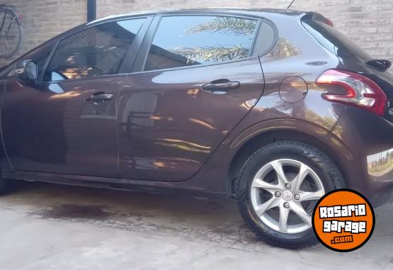 Autos - Peugeot 208 2015 GNC 127000Km - En Venta