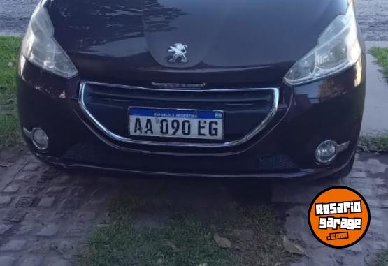 Autos - Peugeot 208 2015 GNC 127000Km - En Venta