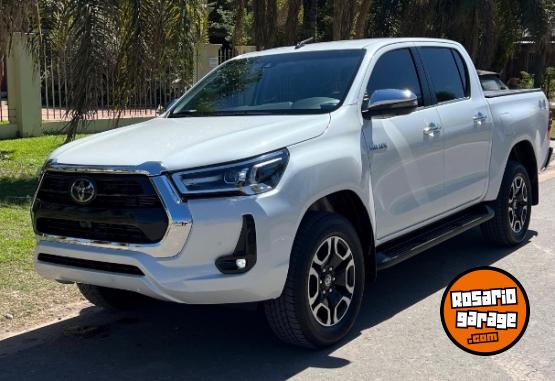 Camionetas - Toyota Hilux srx 4x4 at 2023 Diesel 29000Km - En Venta