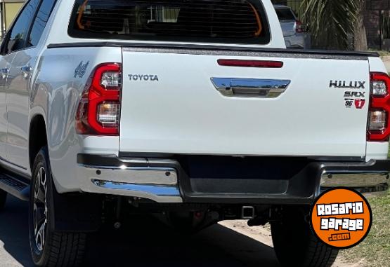 Camionetas - Toyota Hilux srx 4x4 at 2023 Diesel 29000Km - En Venta