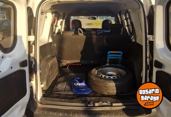 Utilitarios - Renault Kangoo mixta 2021 GNC 142000Km - En Venta