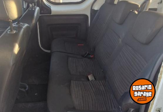 Utilitarios - Renault Kangoo mixta 2021 GNC 142000Km - En Venta