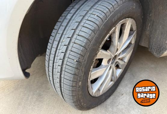 Autos - Volkswagen Suran 1.6 Highline 2013 Nafta  - En Venta