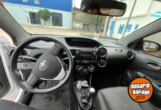 Autos - Toyota Dtios 2023 Nafta 11111Km - En Venta