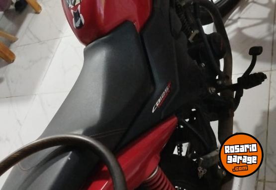 Motos - Honda Twister cb1 125 2023 Nafta 17000Km - En Venta
