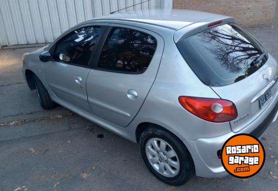 Autos - Peugeot 207 2009 Nafta 190000Km - En Venta