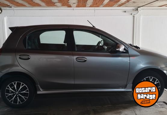 Autos - Toyota Etios XLS 2020 Nafta 75000Km - En Venta