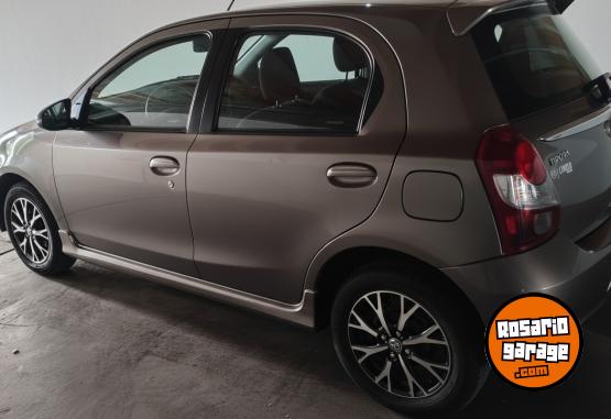 Autos - Toyota Etios XLS 2020 Nafta 75000Km - En Venta