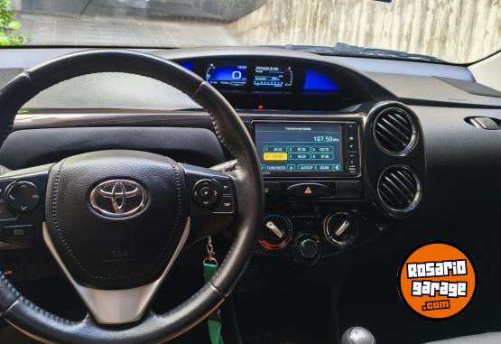 Autos - Toyota Etios XLS 2020 Nafta 75000Km - En Venta