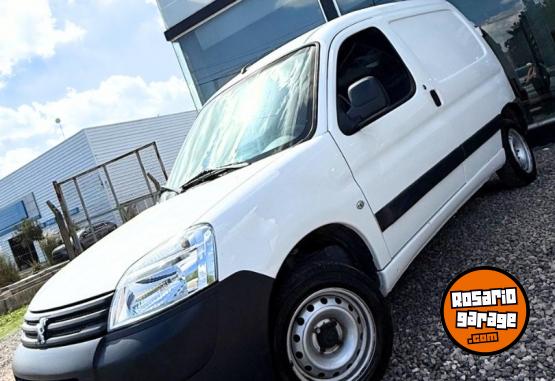 Utilitarios - Peugeot PARTNER CONFORT 1.6 2023 GNC 87000Km - En Venta
