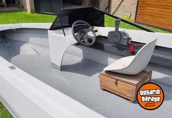 Embarcaciones - L�quido campanilli explorer con Mercury 40 hp 2018 - En Venta