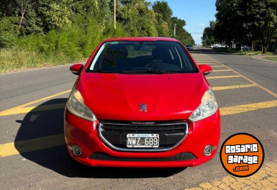 Autos - Peugeot 208 allure Touch Screen 2014 Nafta 161000Km - En Venta