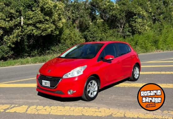 Autos - Peugeot 208 allure Touch Screen 2014 Nafta 161000Km - En Venta