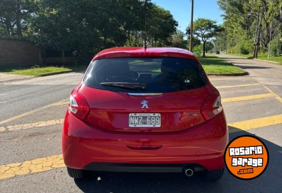 Autos - Peugeot 208 allure Touch Screen 2014 Nafta 161000Km - En Venta