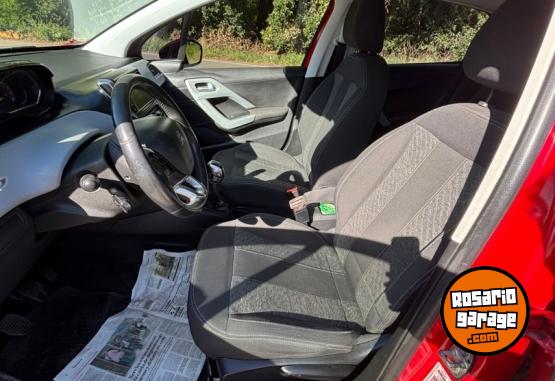 Autos - Peugeot 208 allure Touch Screen 2014 Nafta 161000Km - En Venta